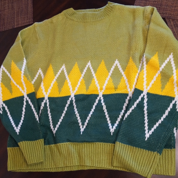 Swaeter - Picture 3 of 7